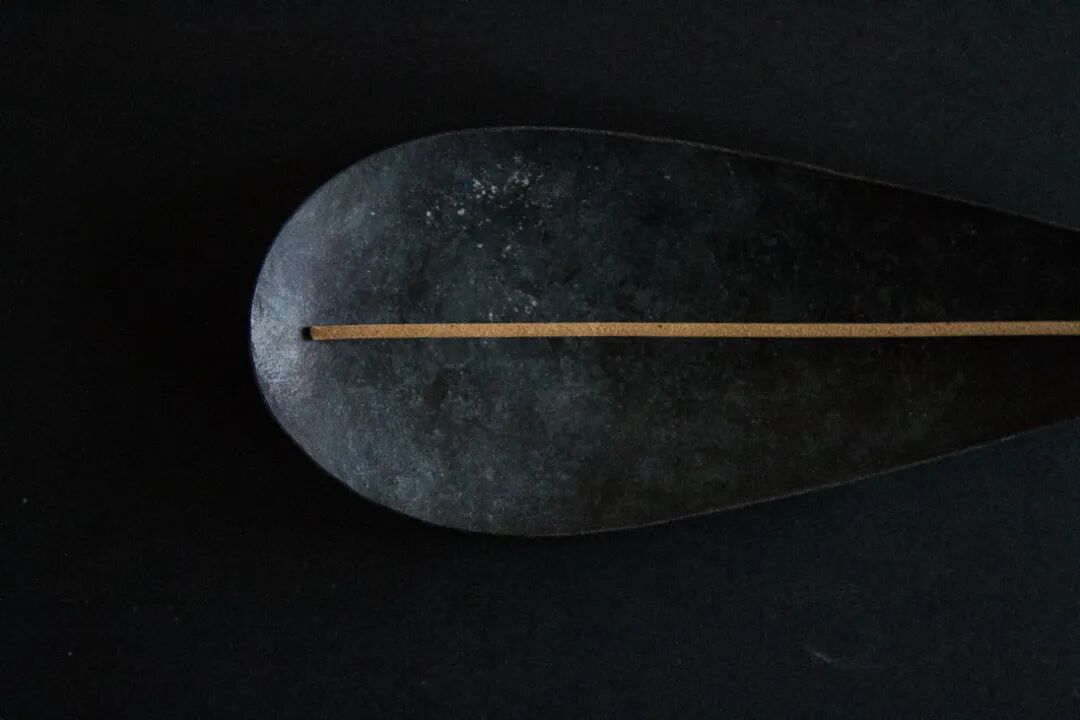 椭圆形香插与线香