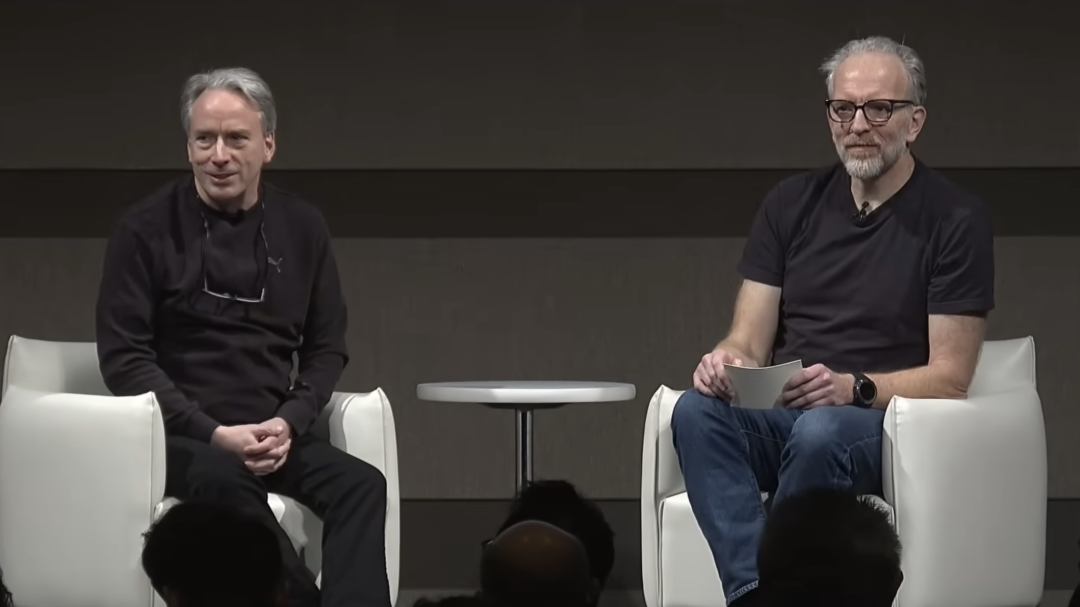Linus Torvalds与Dirk Hohndel在开源峰会对谈