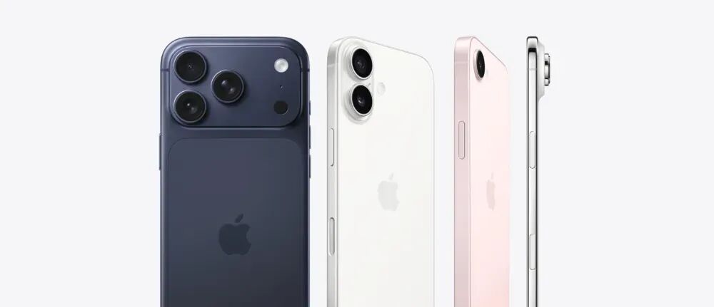 四款不同颜色的iPhone手机背面展示