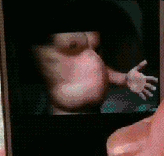 胎儿与成人动作对比动图