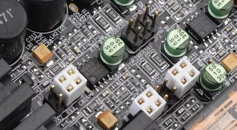 嵌入式开发板局部元件特写