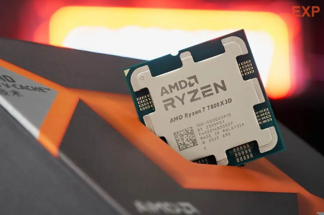 AMD Ryzen 7 7800X3D 处理器实拍