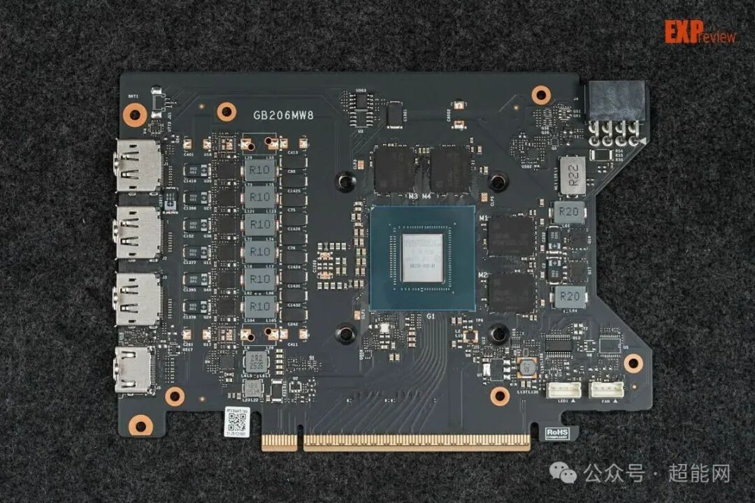 显卡PCB板整体视图