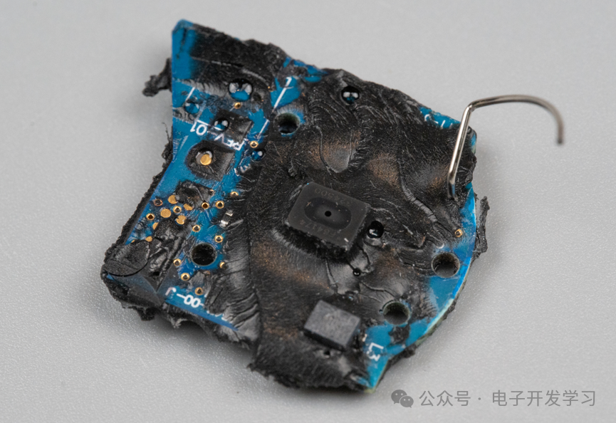 TPMS 电路板天线与气压采集孔位置