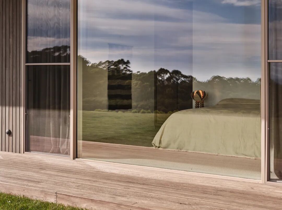 建筑玻璃幕墙反射景观