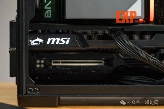 TG100装机完成显卡特写