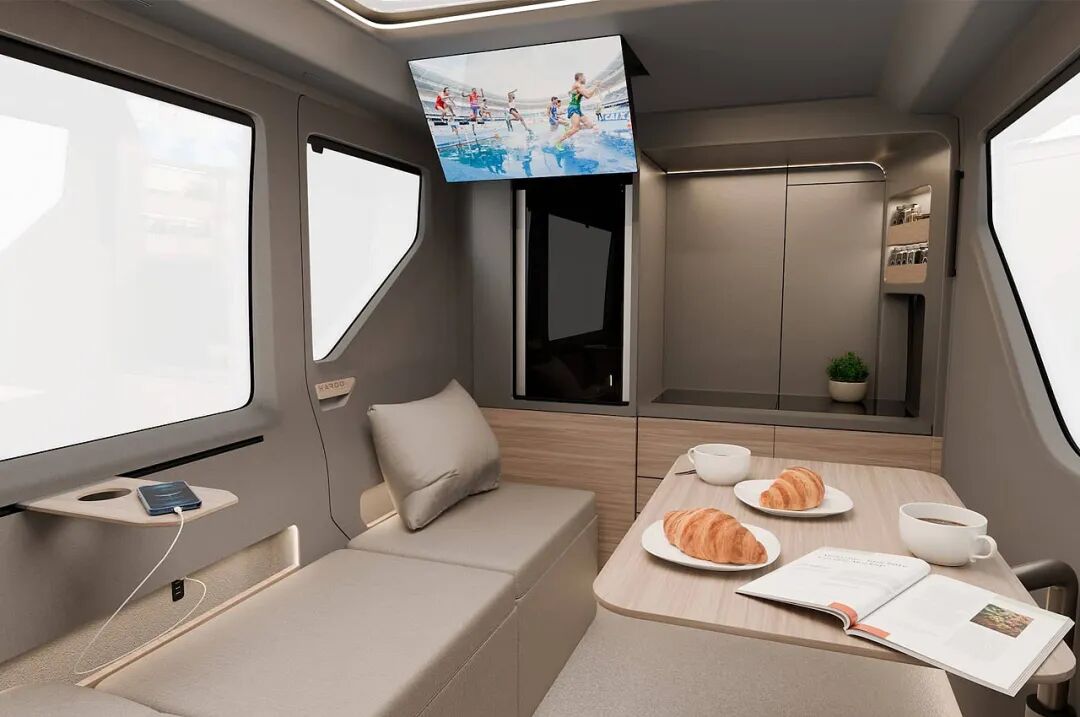 高铁车厢内部用餐区