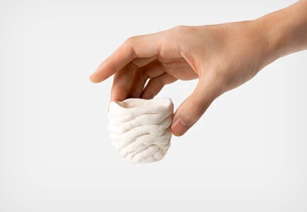 白色织物圆柱体