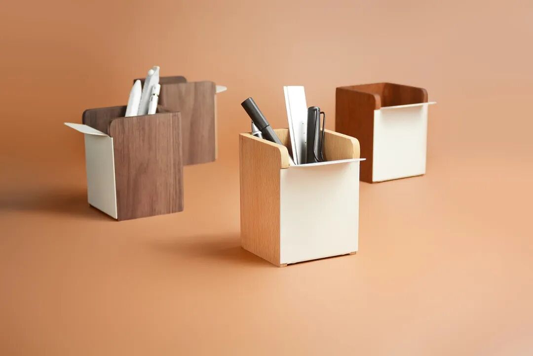 三款木质笔筒展示