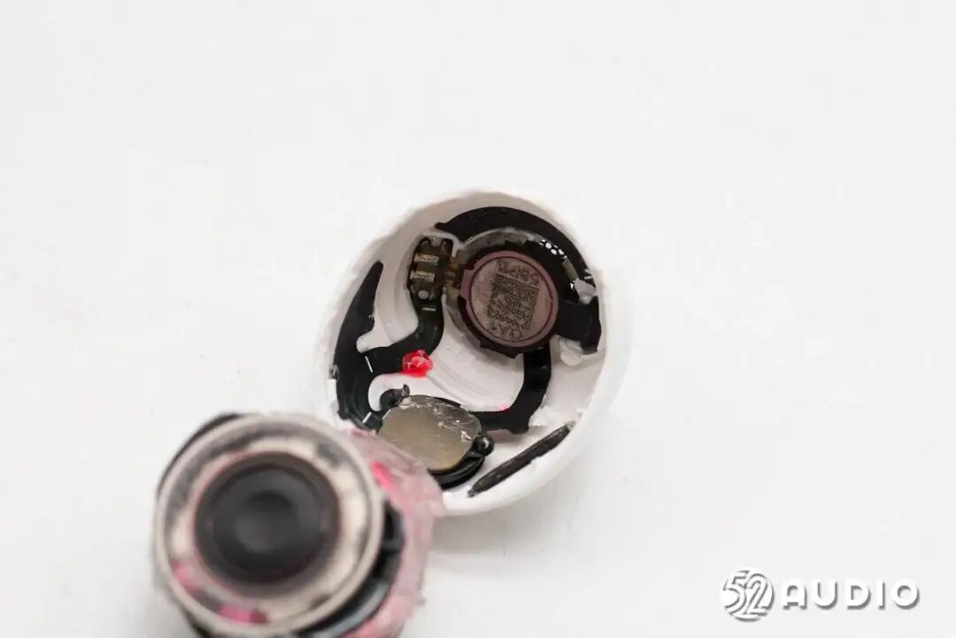 掀开支架的前腔底部结构