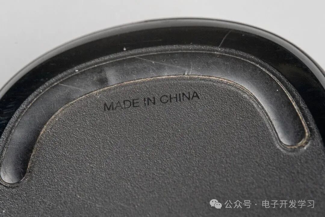 微软鼠标底部MADE IN CHINA标识