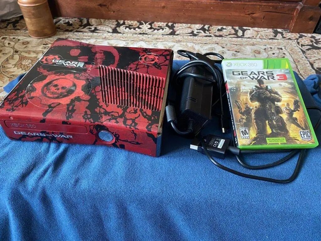 《战争机器3》主题定制版Xbox 360主机