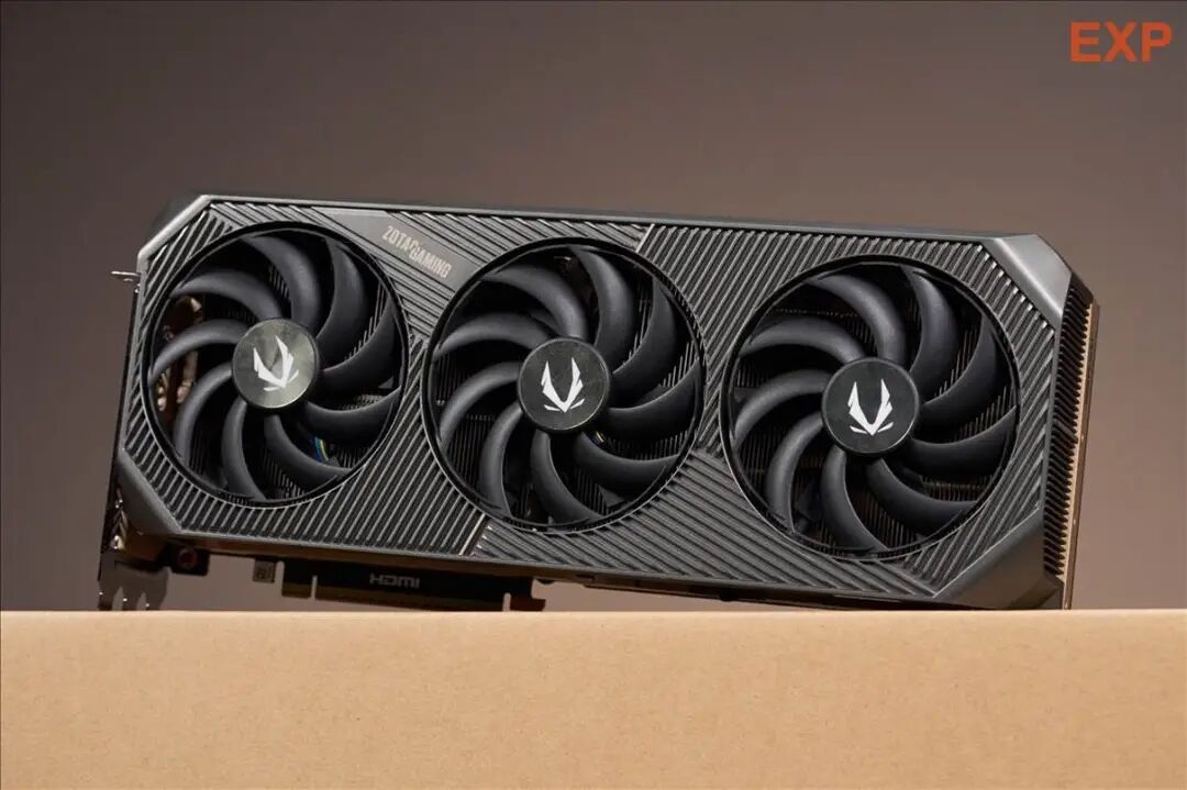 ZOTAC RTX 5090 D三风扇显卡特写