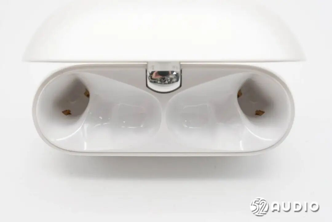 充电盒座舱内部结构