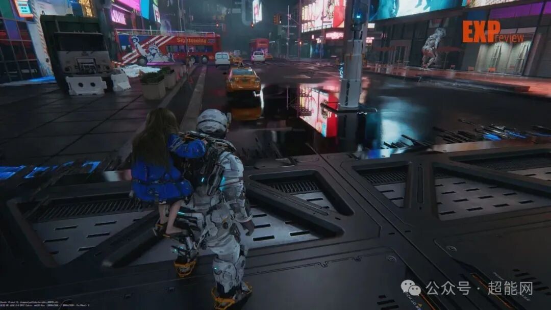 室外场景，积水清晰反射霓虹灯牌和脚手架