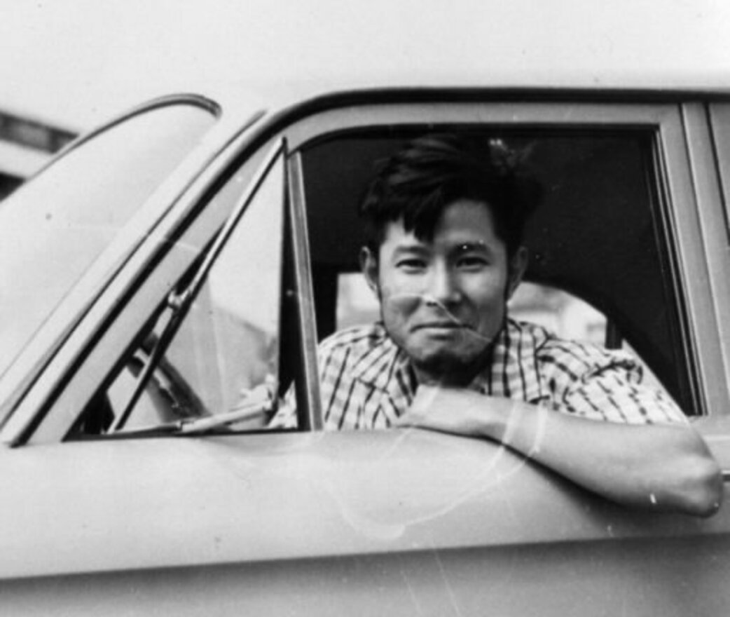 广中平祐在车中