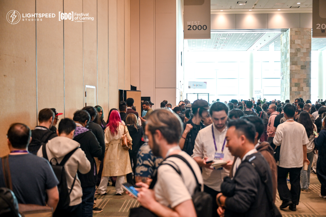 GDC会场外等候的人群