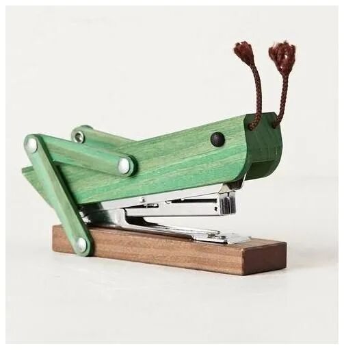 蚱蜢造型木制定书机