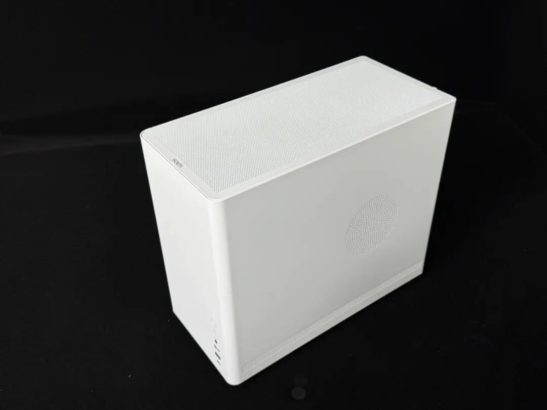 SUN品牌白色小型机箱