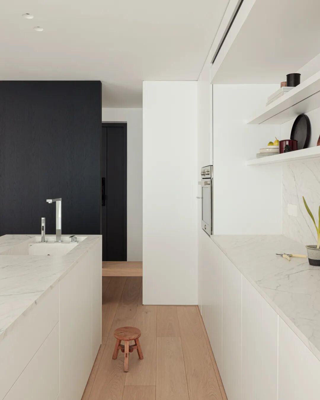 白色大理石纹理厨房台面