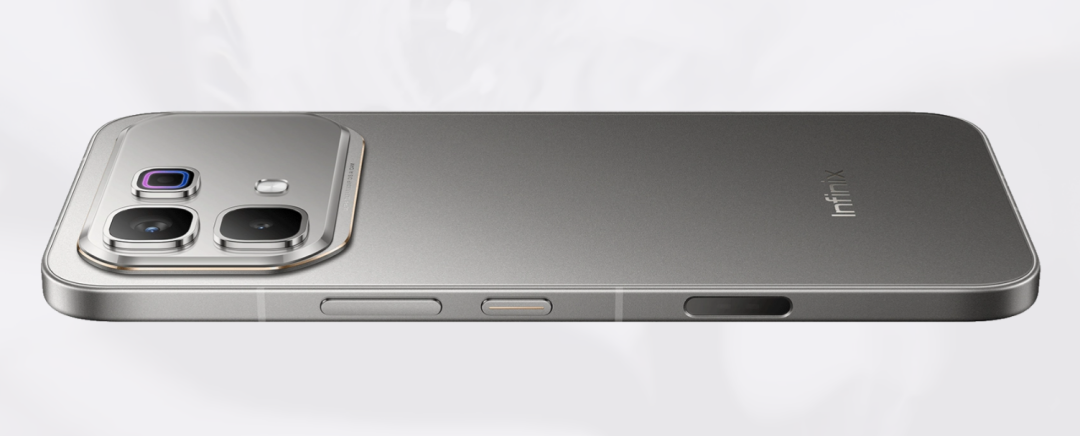 Infinix手机侧面特写