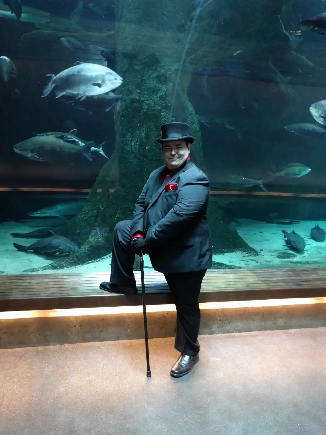 Blake Lemoine在水族馆前的照片