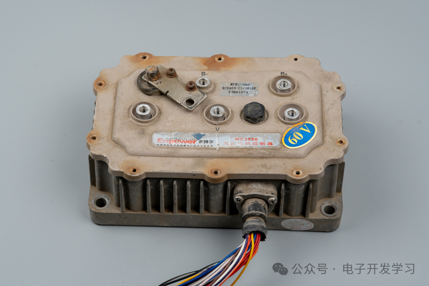 英博尔MC3526电机控制器整体外观