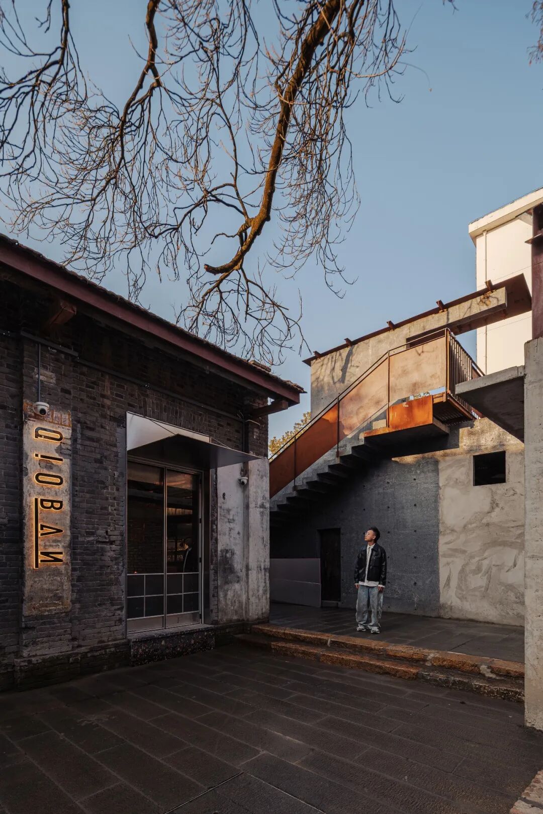 雀斑店铺外立面与QIOBAN标识