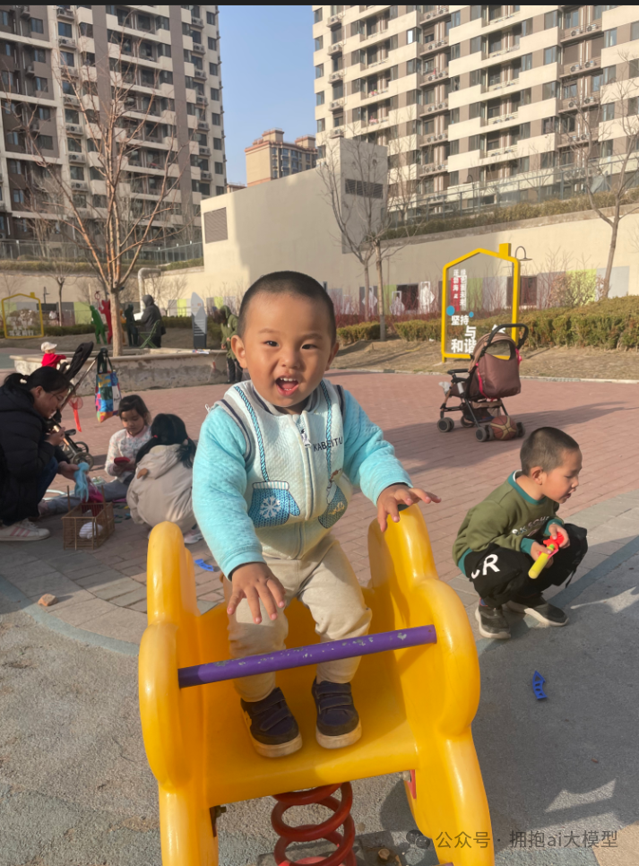 孩子在游乐场玩耍