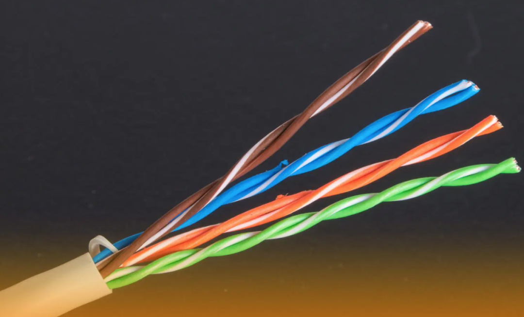 被剥开外皮的双绞线特写