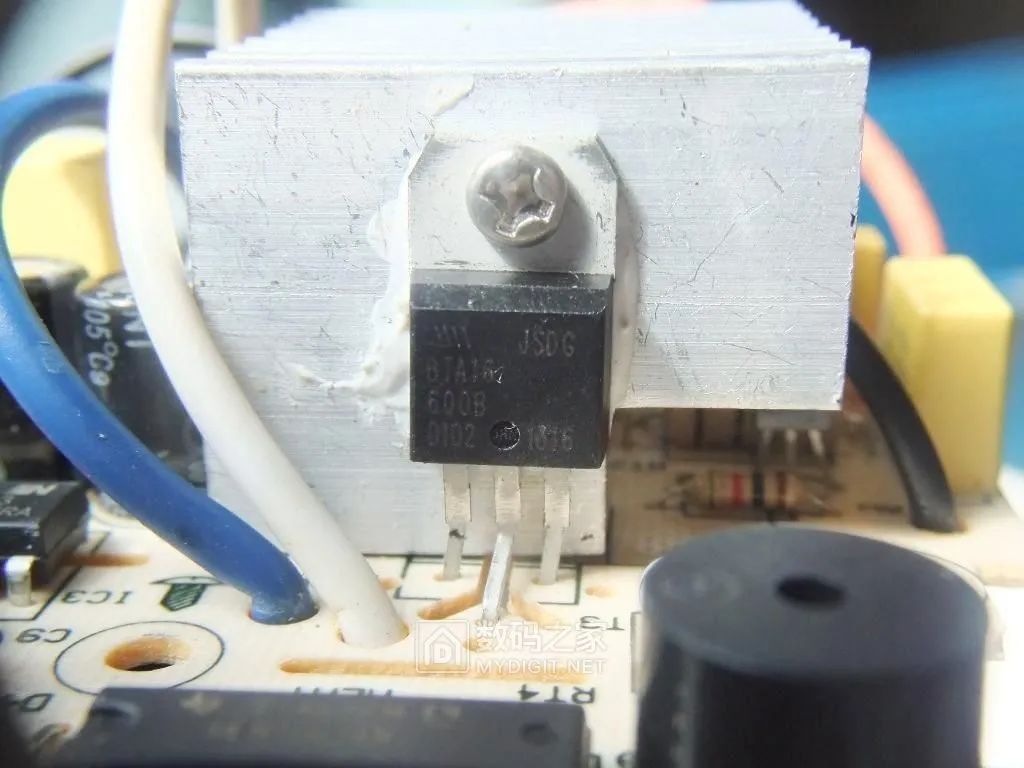 双向可控硅BTA16-600B及散热器