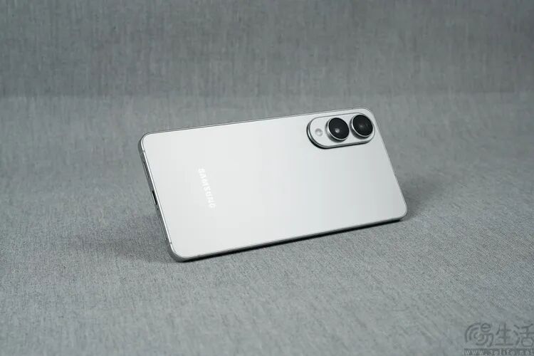 三星Galaxy系列手机背面设计