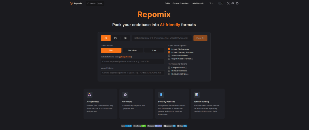 Repomix网站页面截图，展示其'Pack your codebase into AI-friendly formats'的核心功能界面