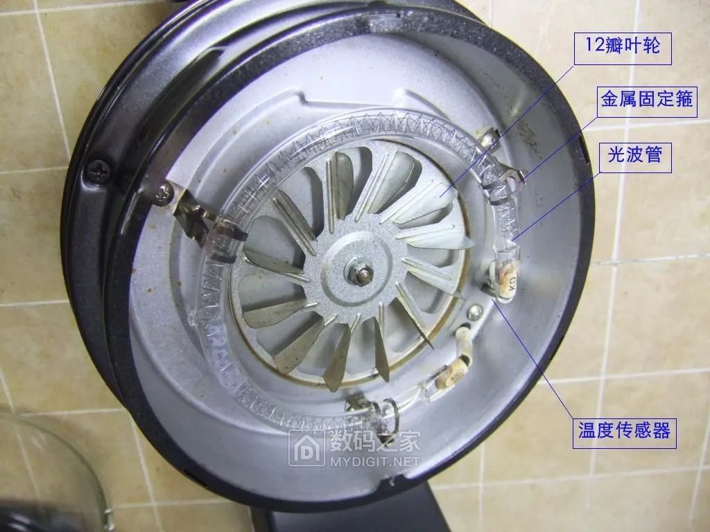 清洁后的加热器内部结构