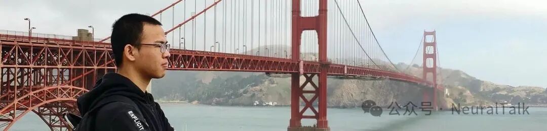 在金门大桥前的留影