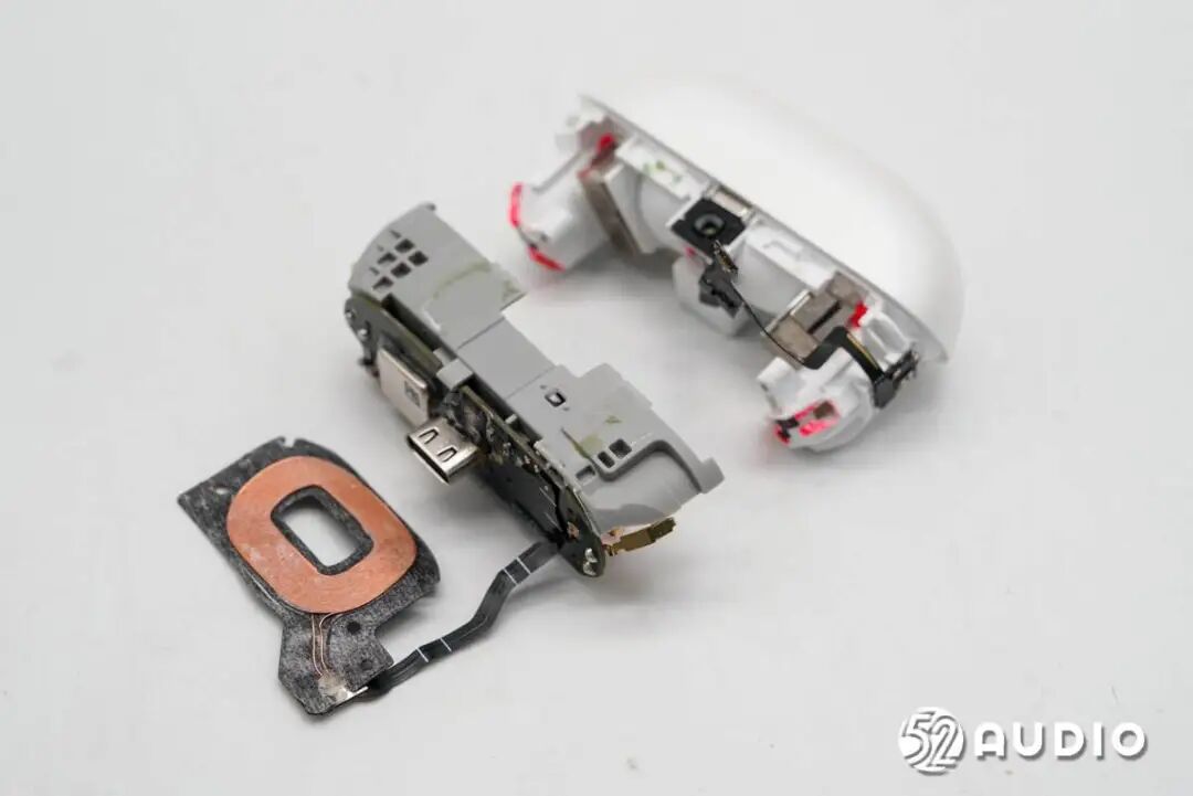 卸下固定主板的支架