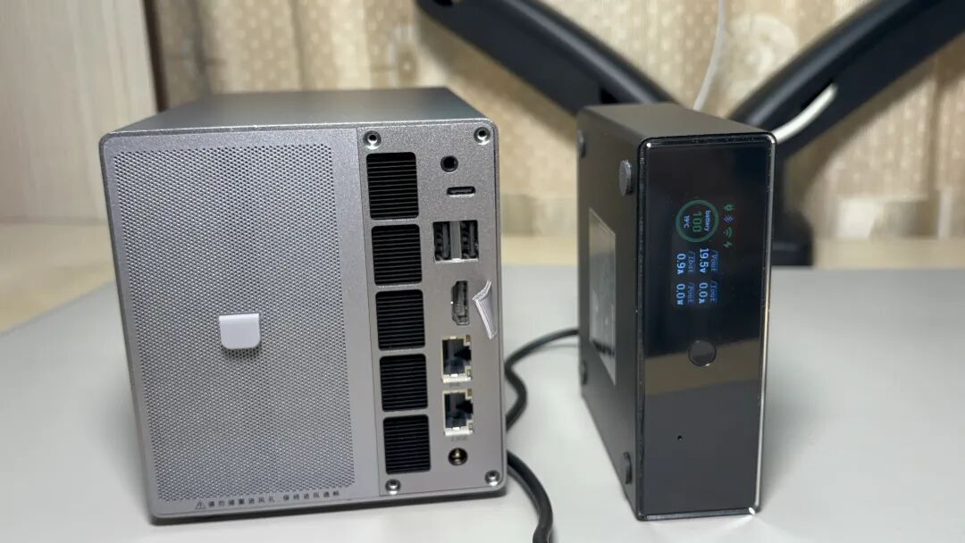 UPS通电开机后屏幕显示状态