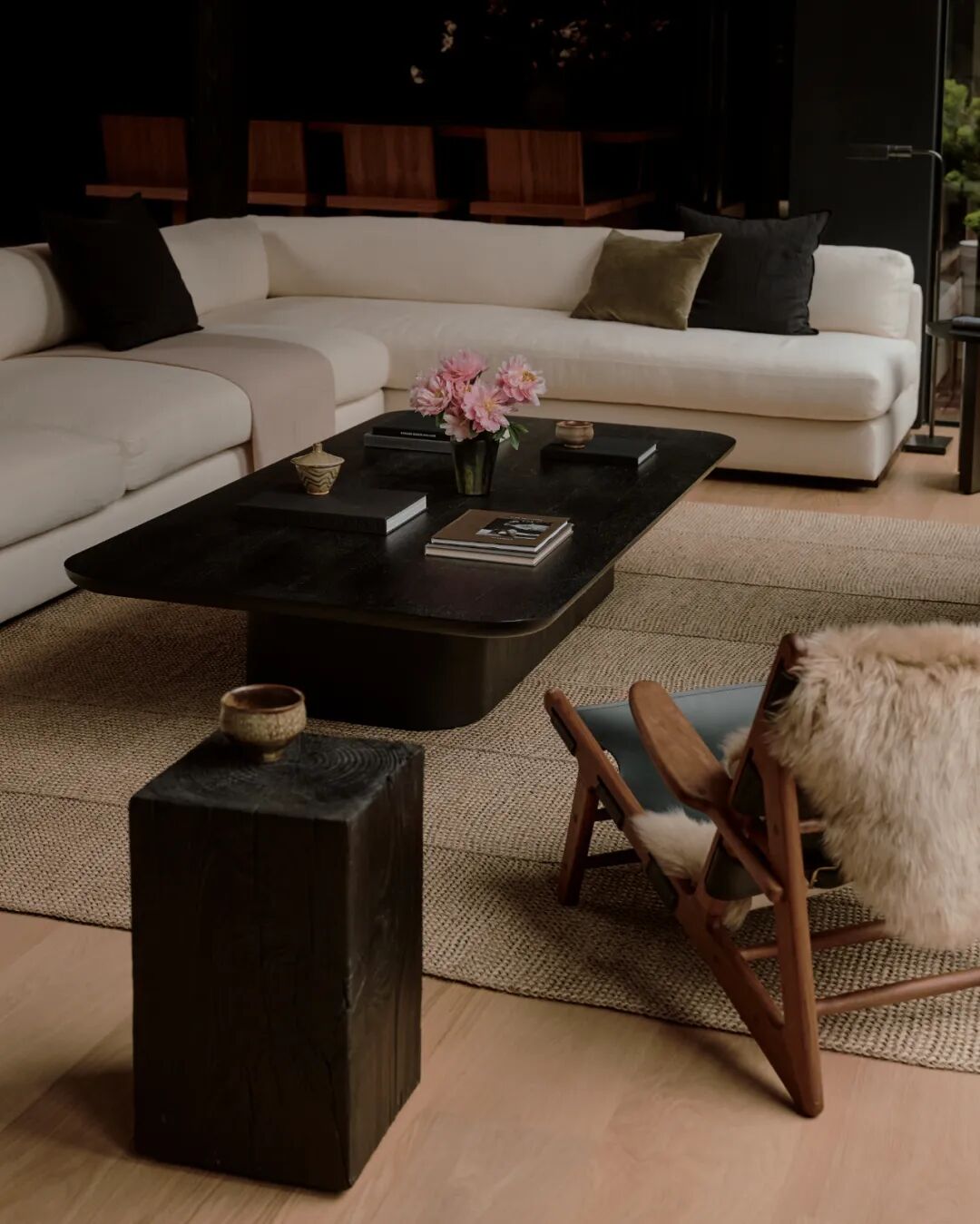 客厅茶几与休闲椅细节
