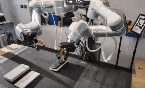 机械臂装配手机