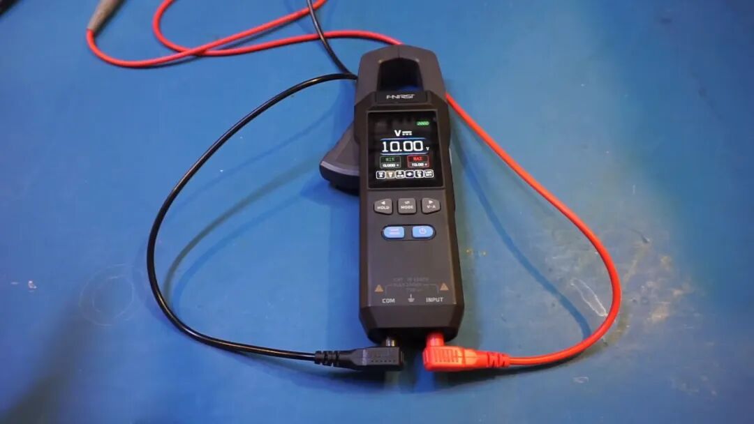 DMC-100 直流电压 10V 档读数 10.00V