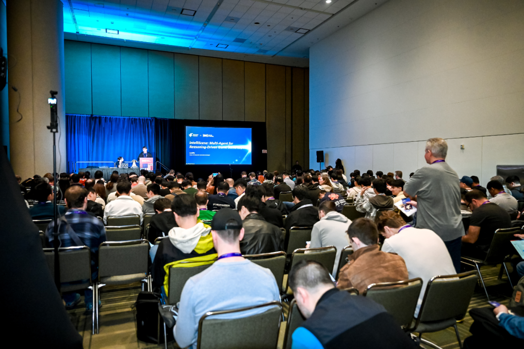IntelliGenie: 多智能体推理驱动创新演讲现场