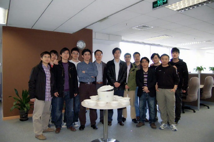 小米早期团队在办公室的合影