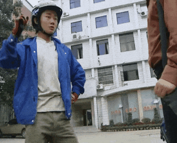 张雪早期追逐梦想的纪录片片段