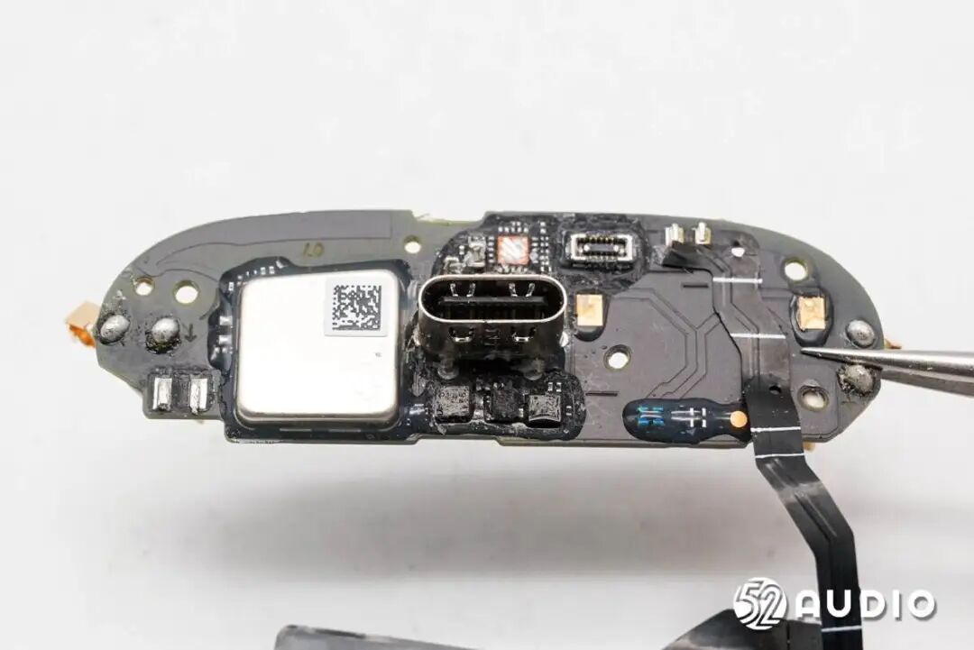 充电盒主板另一面电路