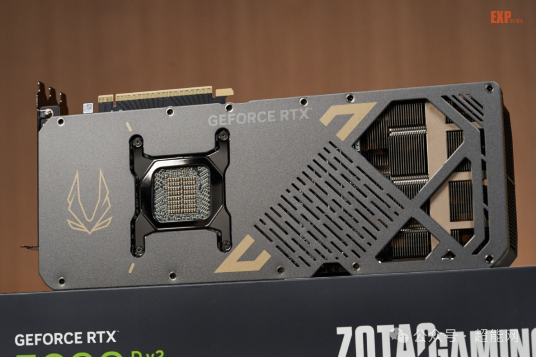 索泰 RTX 5090 D V2 SOLID OC 显卡实物