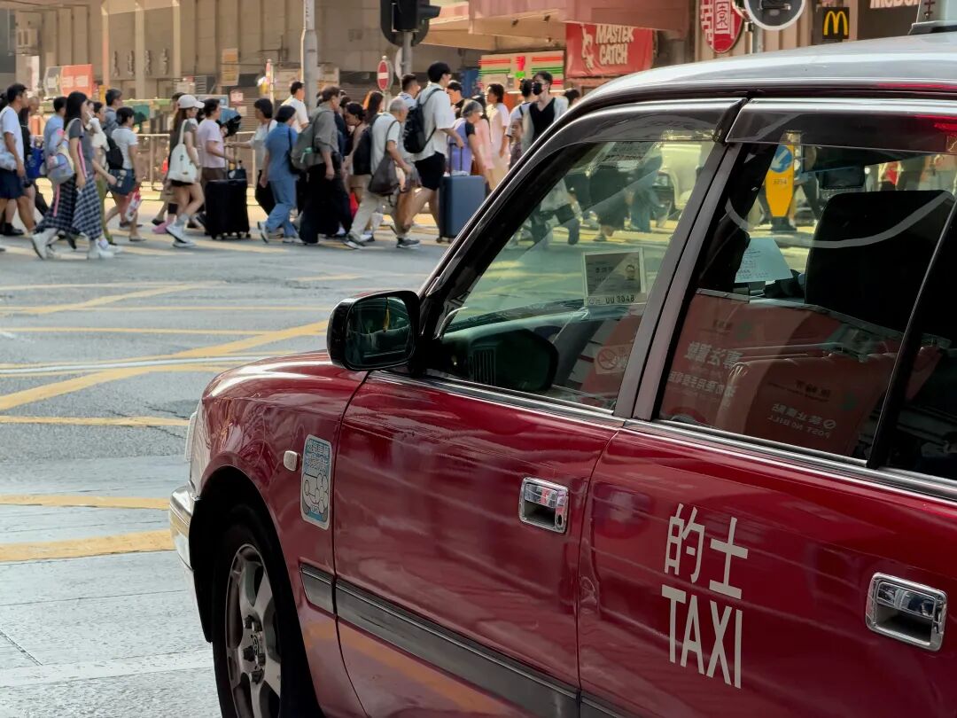 香港街头红色出租车样张