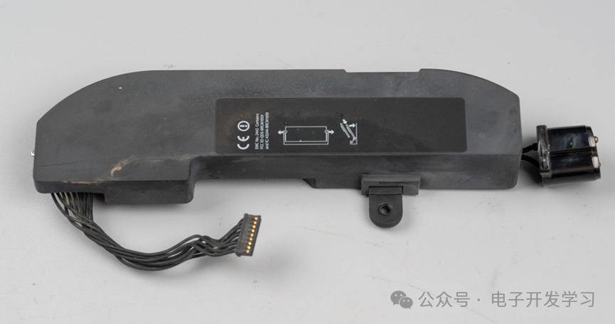 抽出的电源模块整体