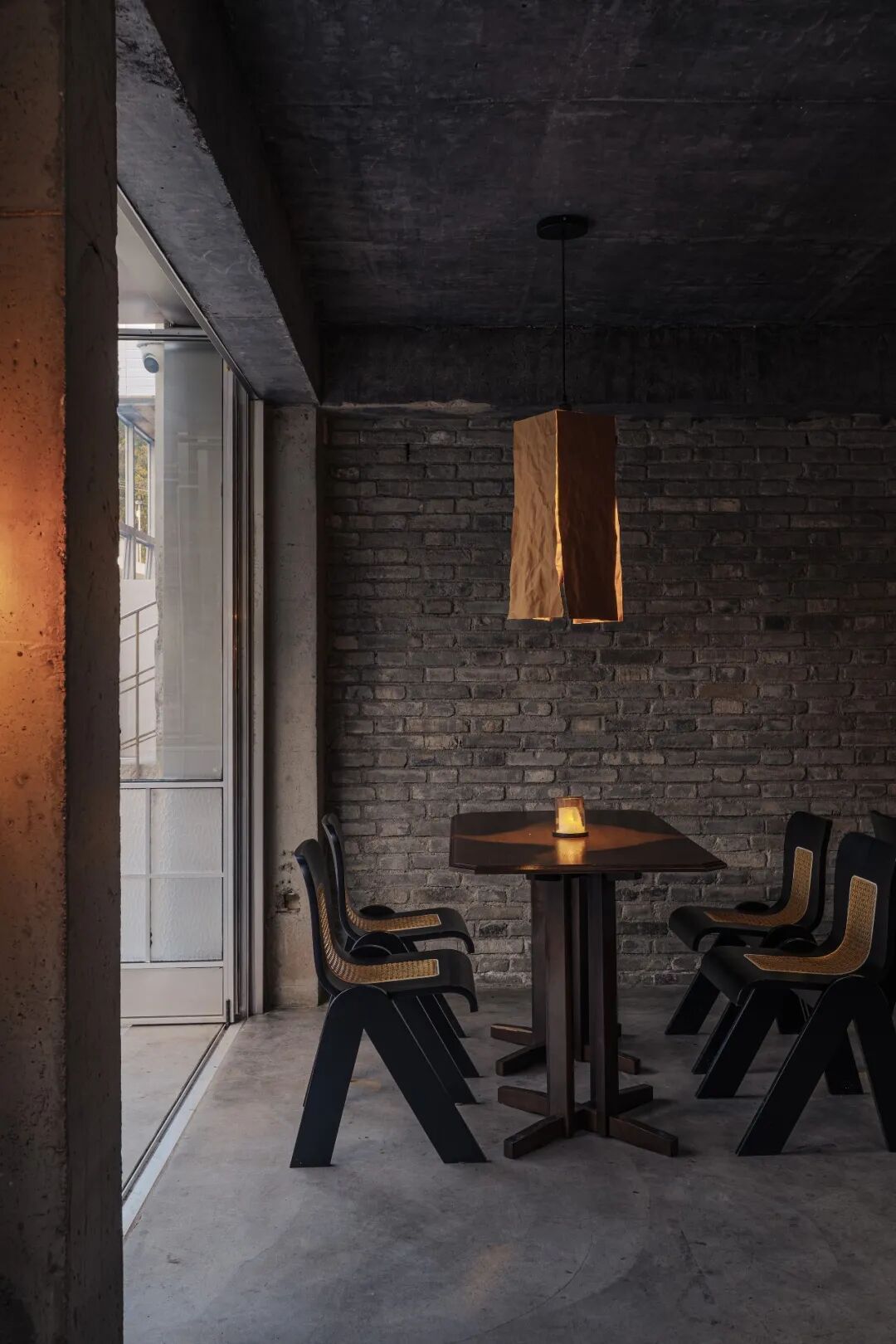 雀斑室内工业风用餐区