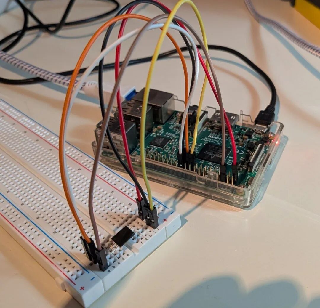 树莓派 SPI 接口连接闪存芯片离线读取