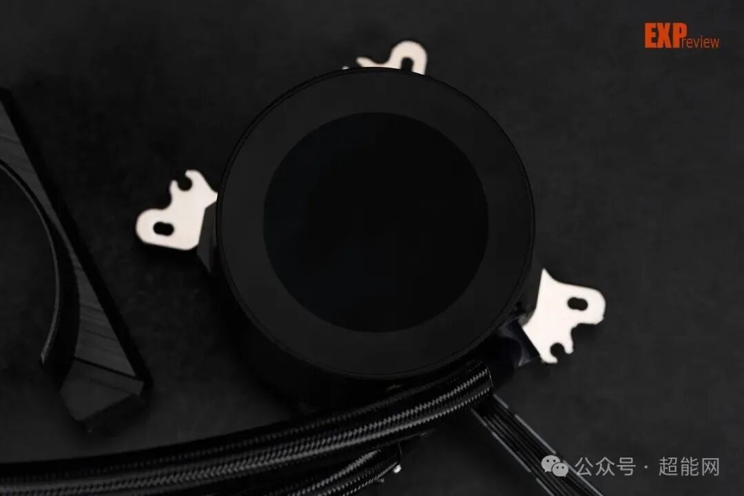 散热器配件及安装支架特写
